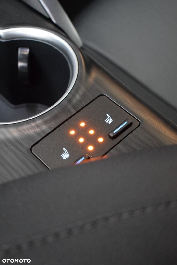 Toyota Camry - 20