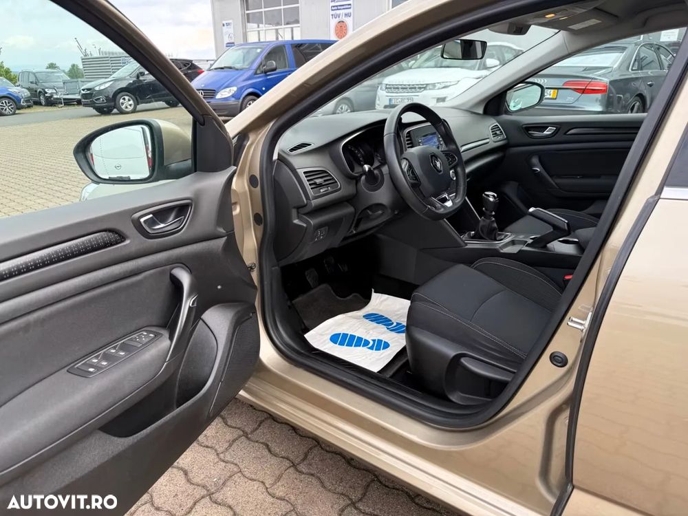 Renault Megane ENERGY TCe 100 EXPERIENCE - 11