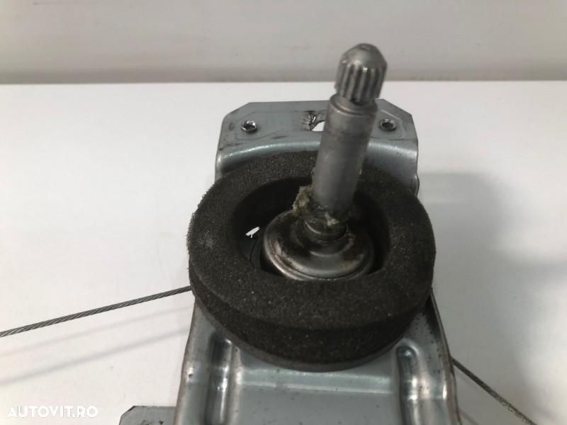 Macara geam manual stanga spate Peugeot 207 (2006->) 9650768180 - 2