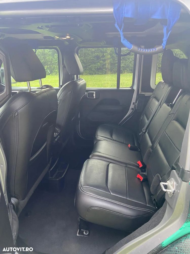 Jeep Wrangler Unlimited 2.0 Turbo AT8 Sahara - 8