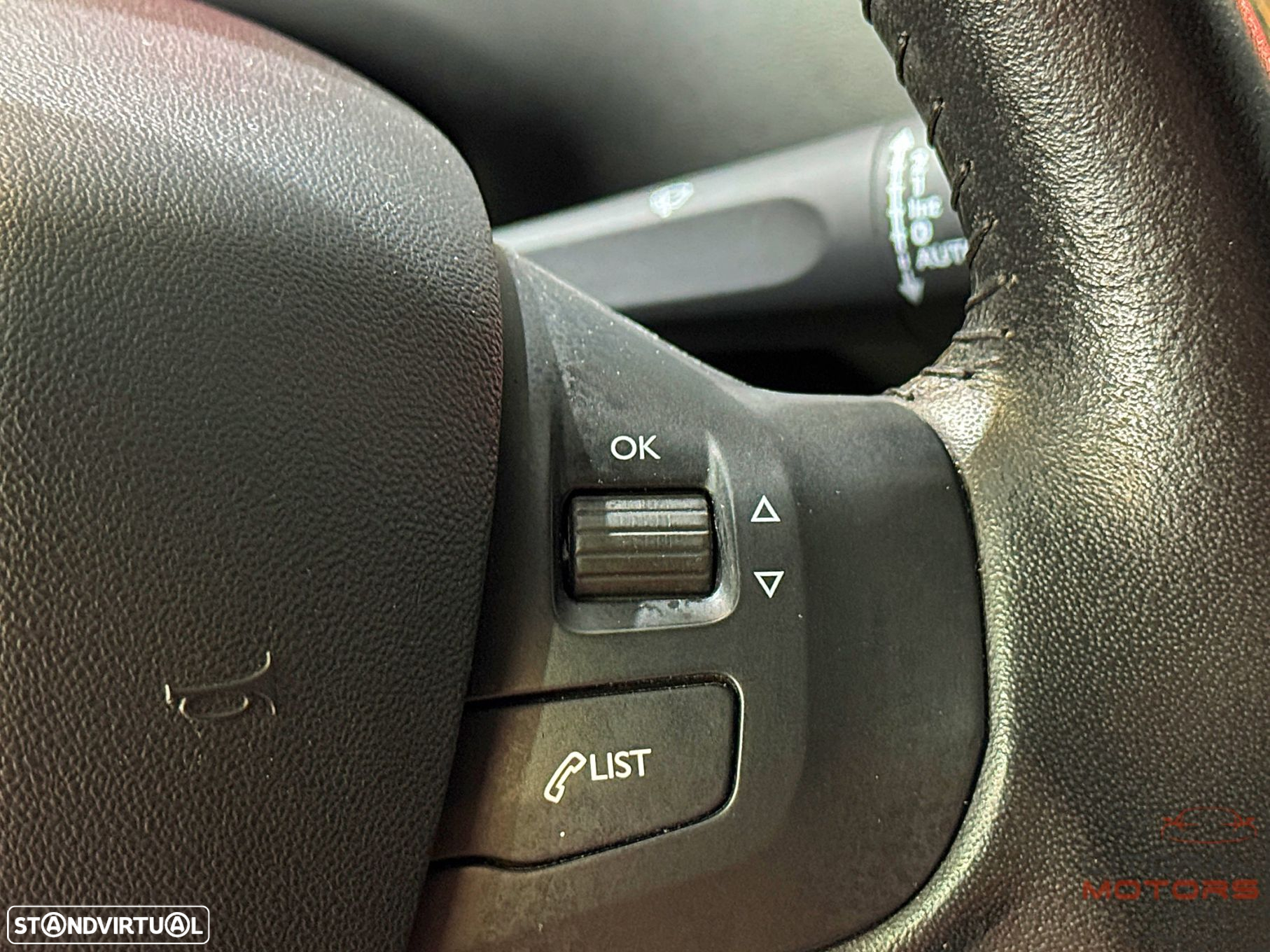 Peugeot 208 1.2 PureTech Signature - 23
