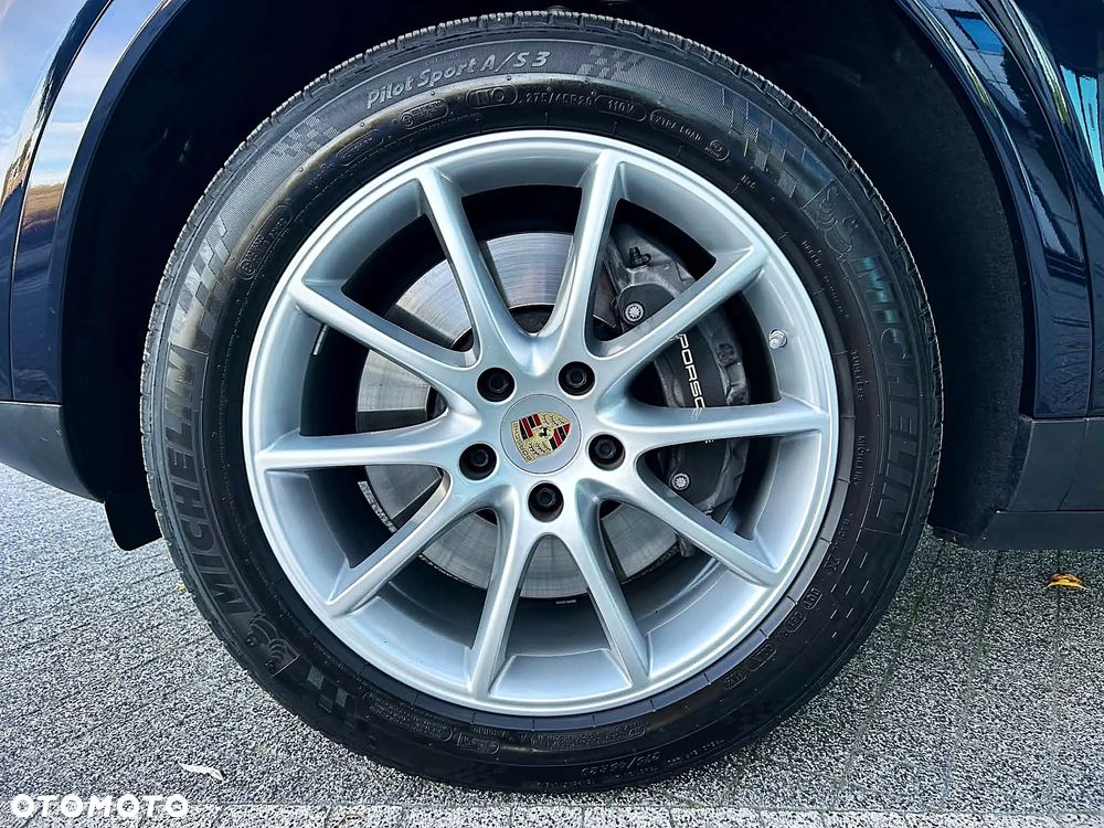 Porsche Cayenne - 29