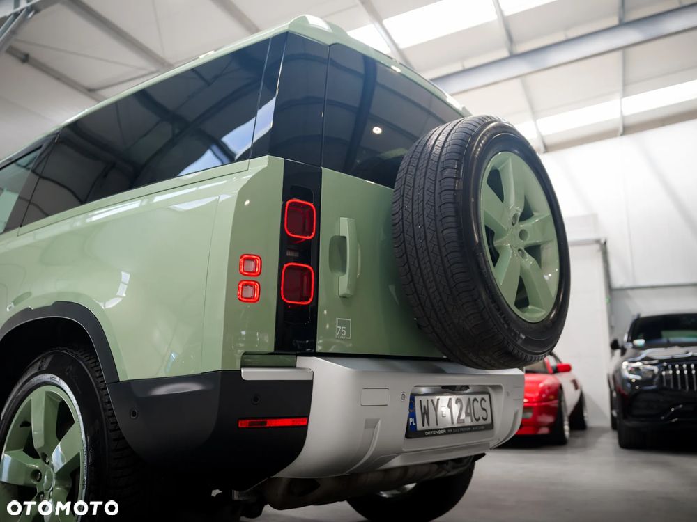 Land Rover Defender 3.0 P400 mHEV 75th Limited Edition - 7