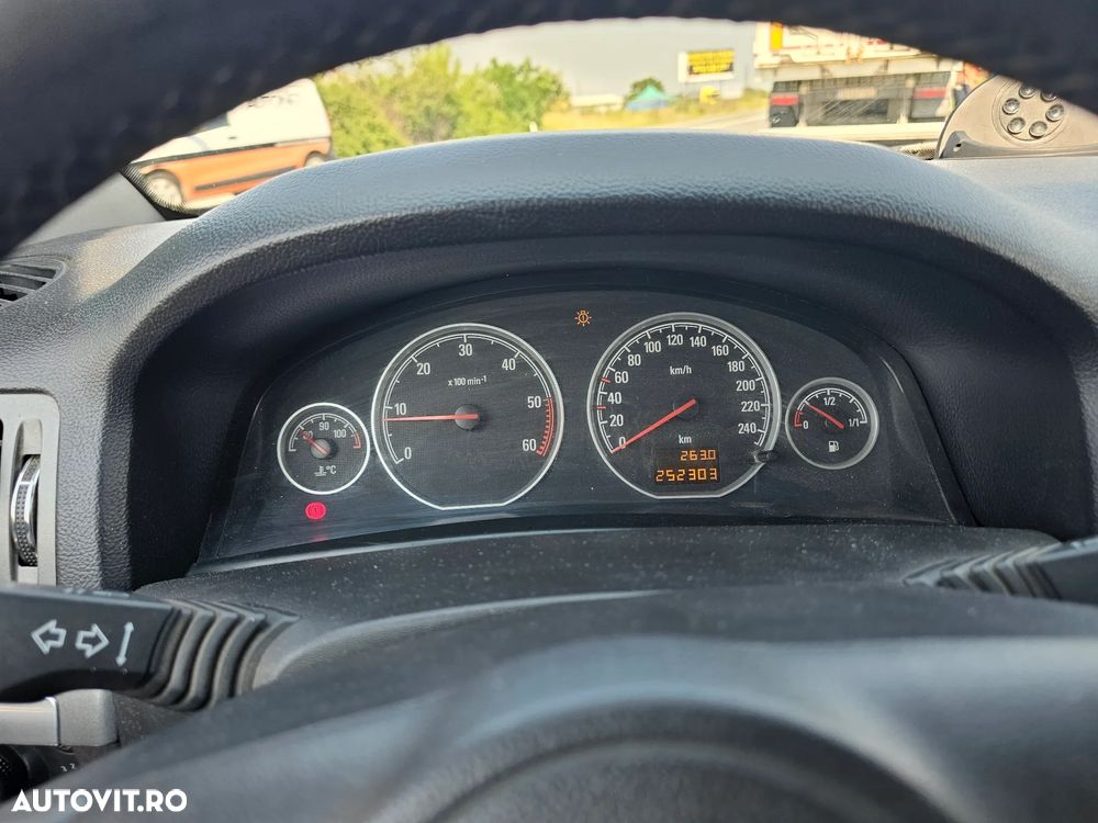 Opel Vectra 1.9 CDTI Essentia - 5