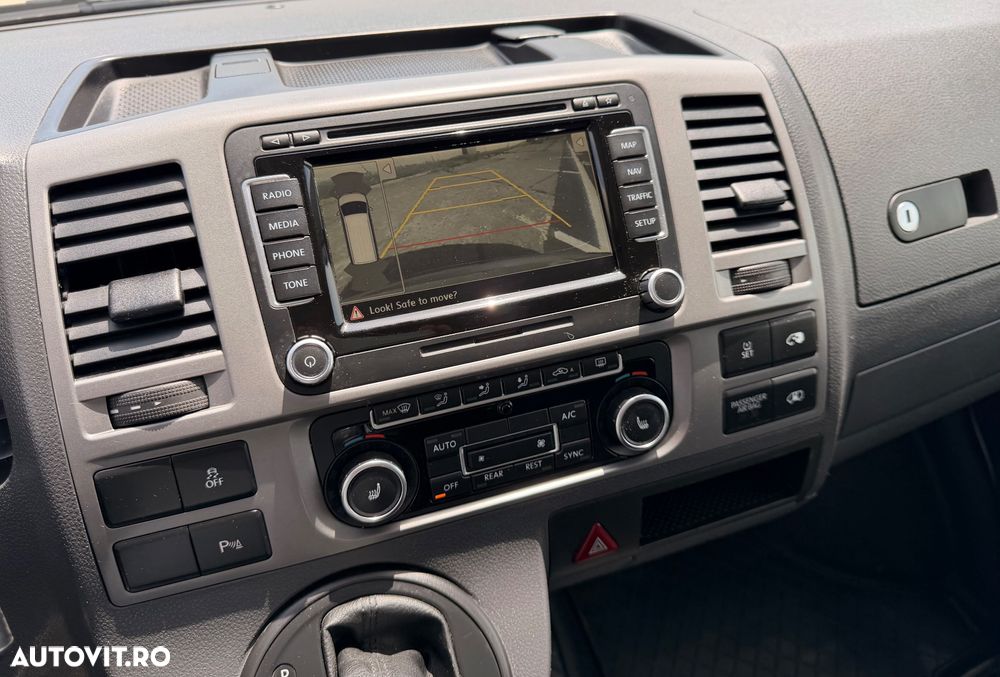Volkswagen Caravelle - 18
