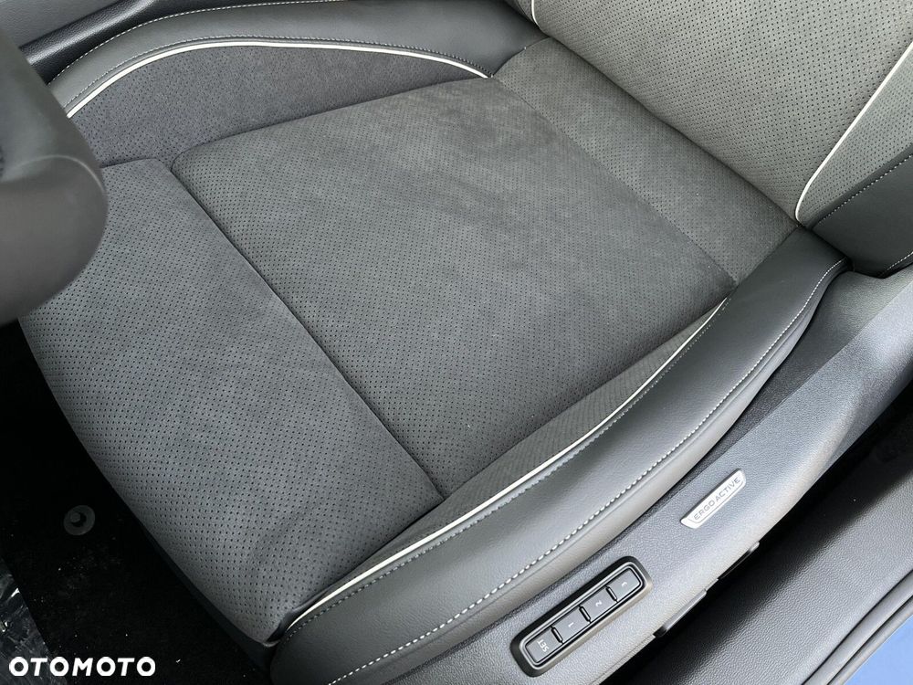 Volkswagen Passat - 21