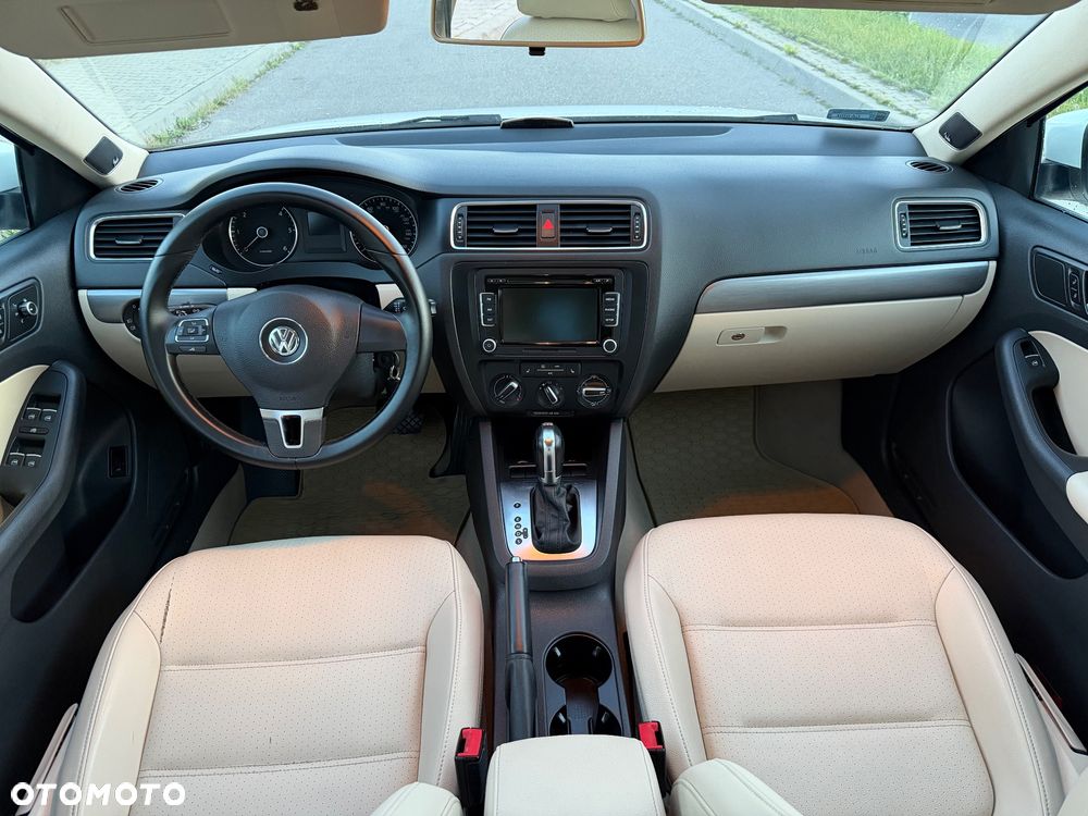 Volkswagen Jetta 2.0 TDI DSG Highline - 20