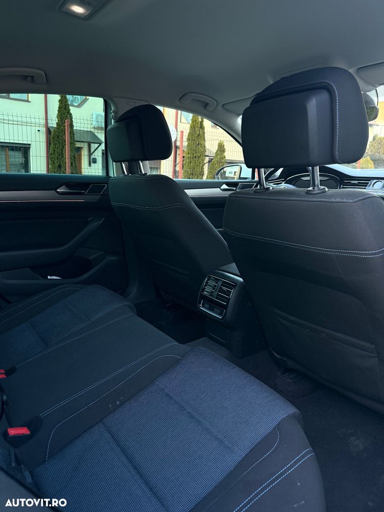 Volkswagen Passat - 17