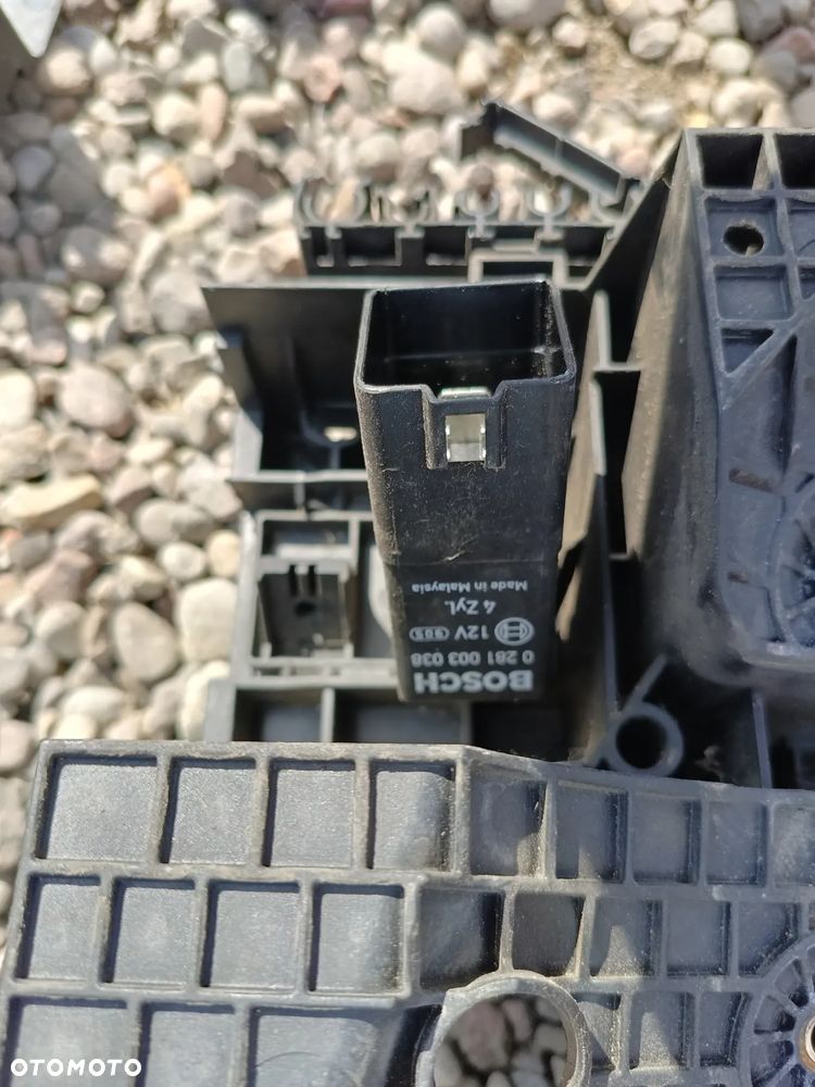 PRZEKAŹNIK ŚWIEC 0281003038 VW AUDI SEAT SKODA - 1