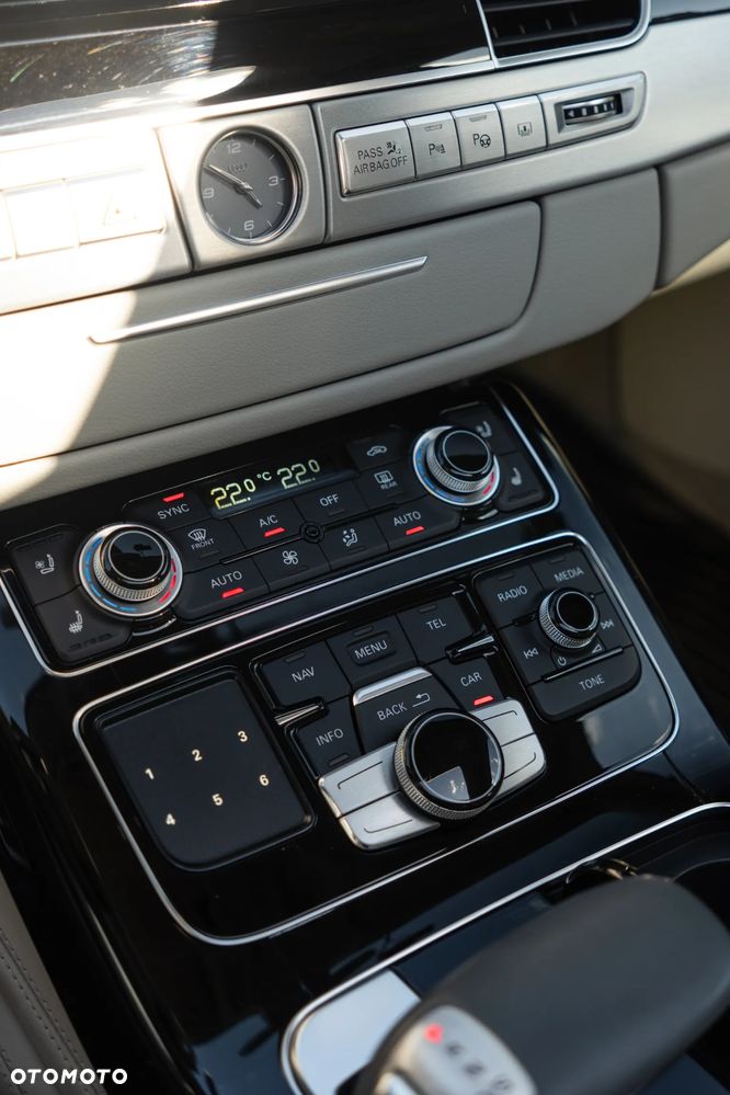 Audi S8 - 32