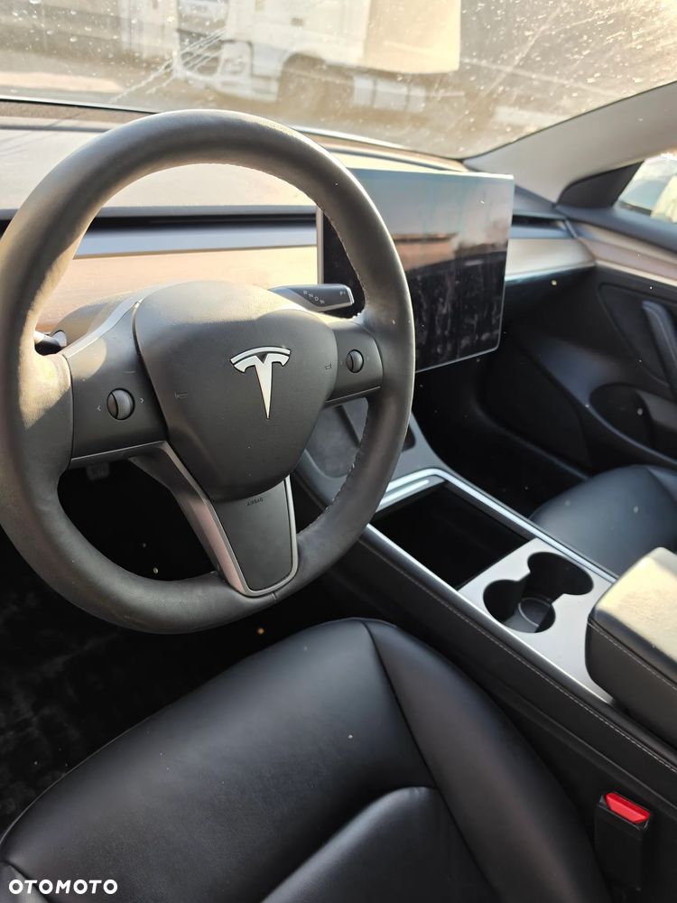 Tesla Model 3 - 16