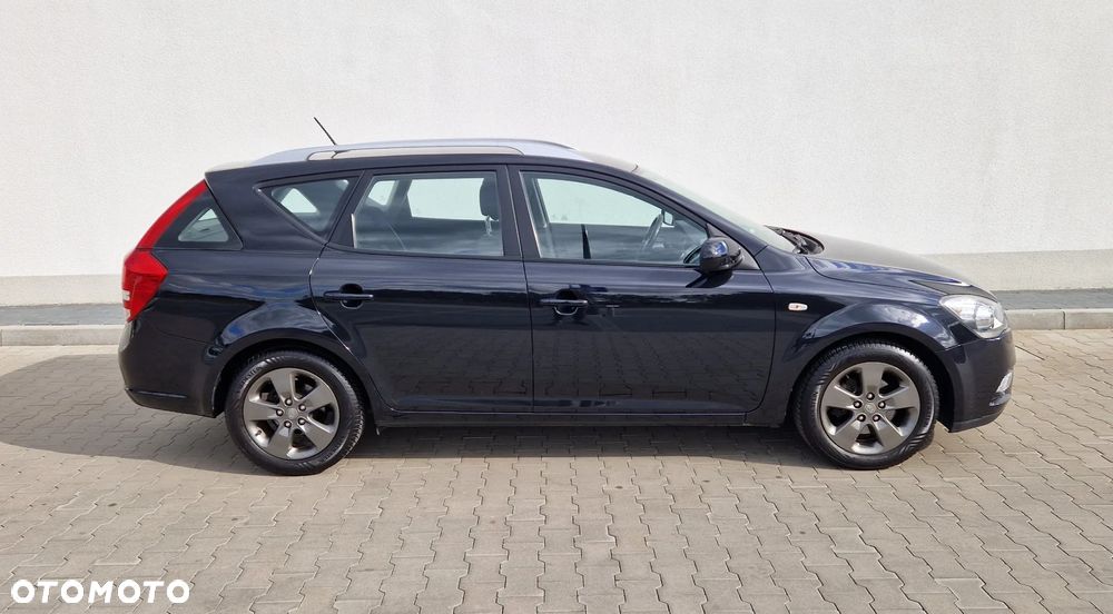 Kia Ceed - 9