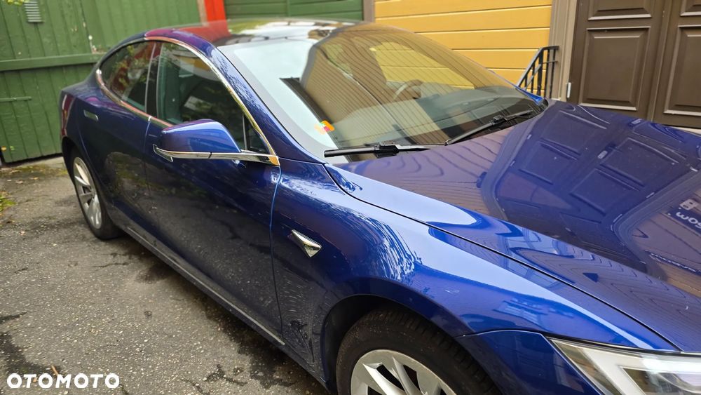 Tesla Model S - 14