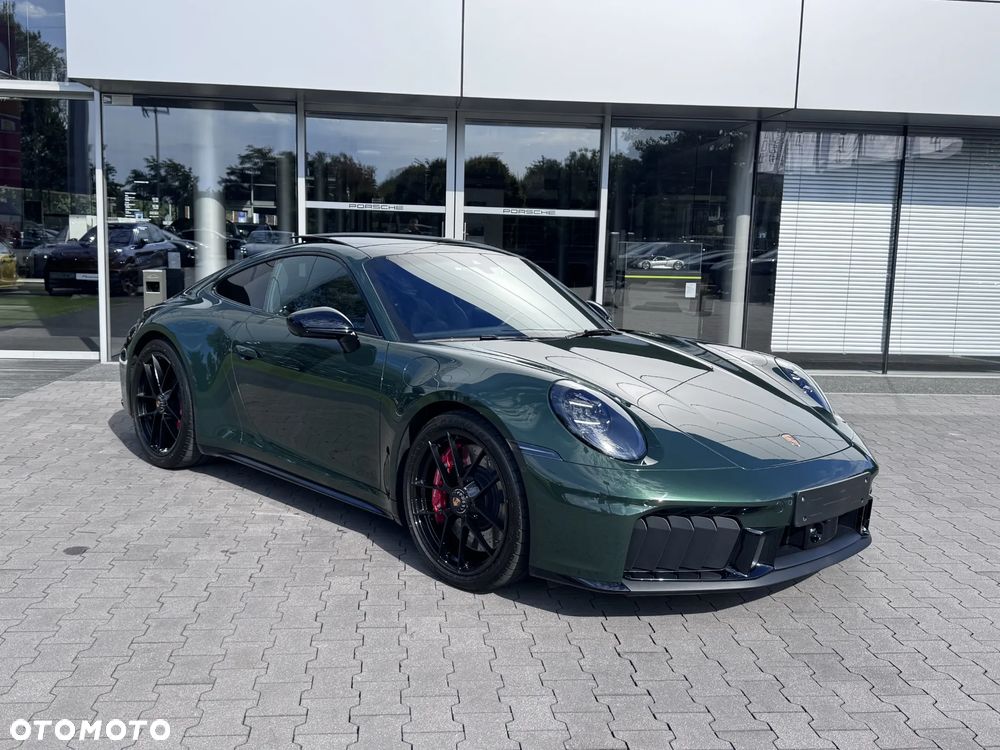 Porsche 911 Carrera 4 GTS - 5
