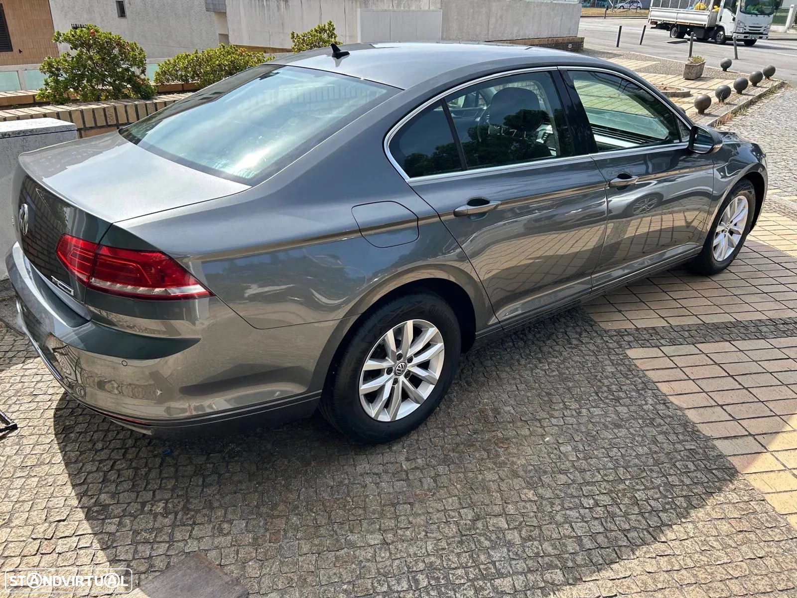 VW Passat 1.6 TDI Confortline DSG - 2
