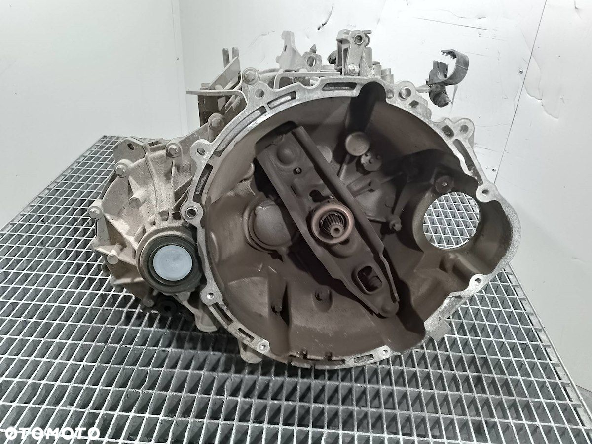 SKRZYNIA BIEGÓW MANUALNA MITSUBISHI COLT VI P2500A222 - 2