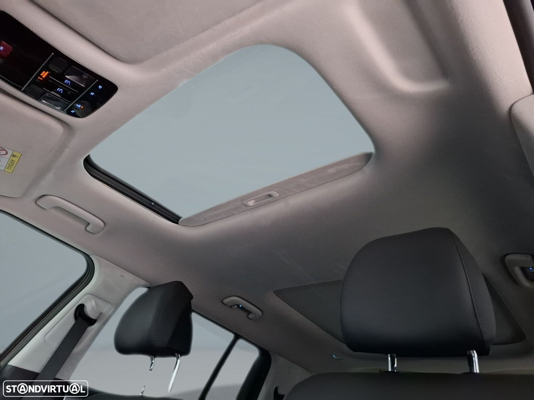 Hyundai Santa Fe 1.6 T-GDI HEV Vanguard - 32