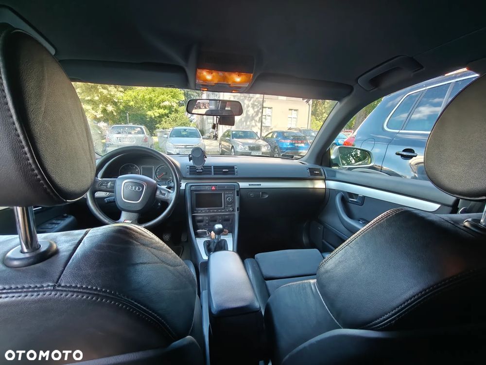 Audi A4 Avant 2.0 T FSI quattro - 12