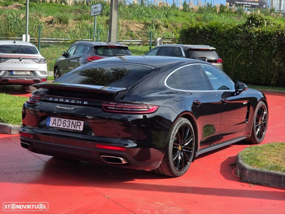 Porsche Panamera 4 E-Hybrid - 4