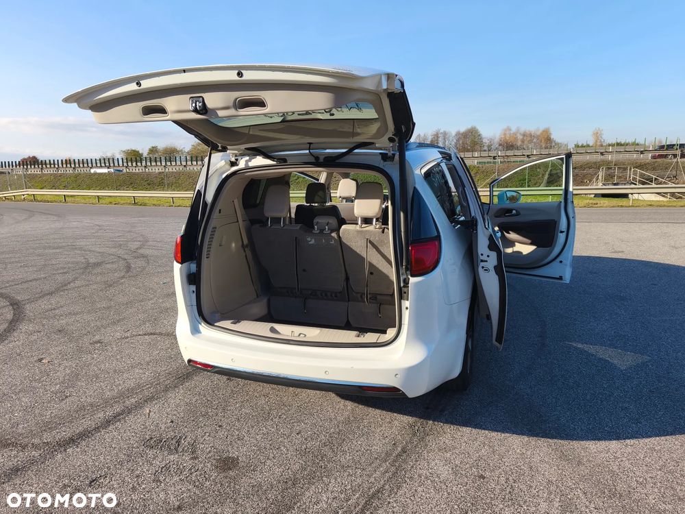 Chrysler Pacifica - 14