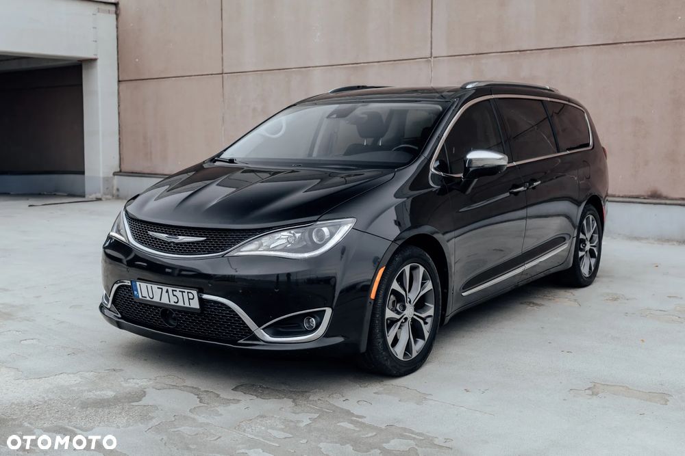 Chrysler Pacifica - 4