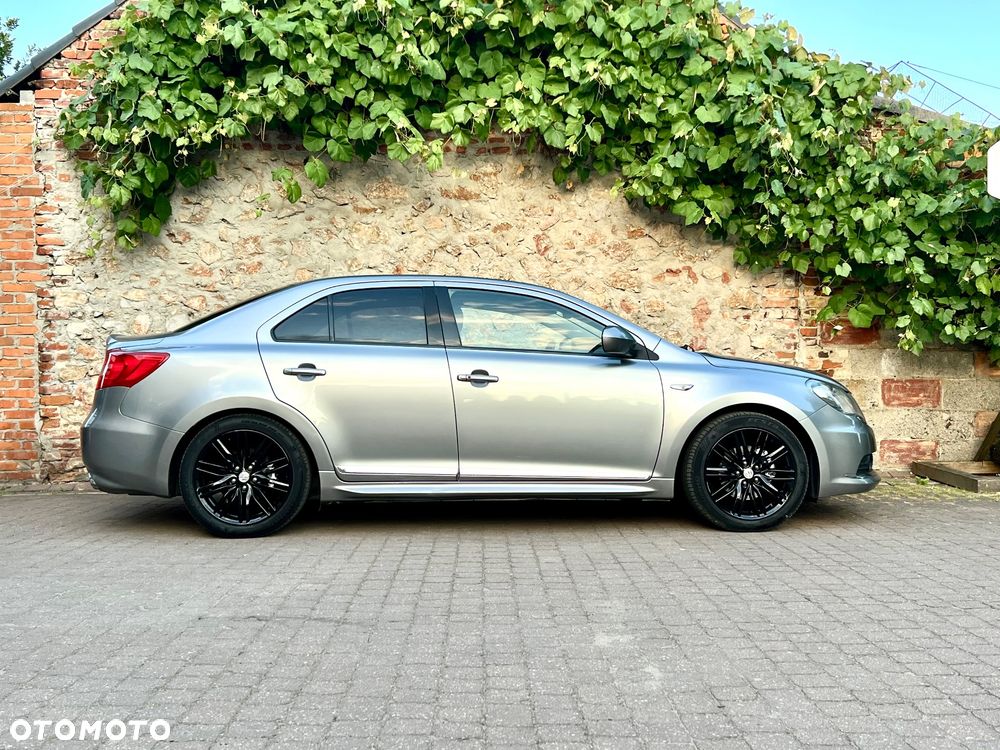 Suzuki Kizashi 2.4 Sport 4WD CVT - 2