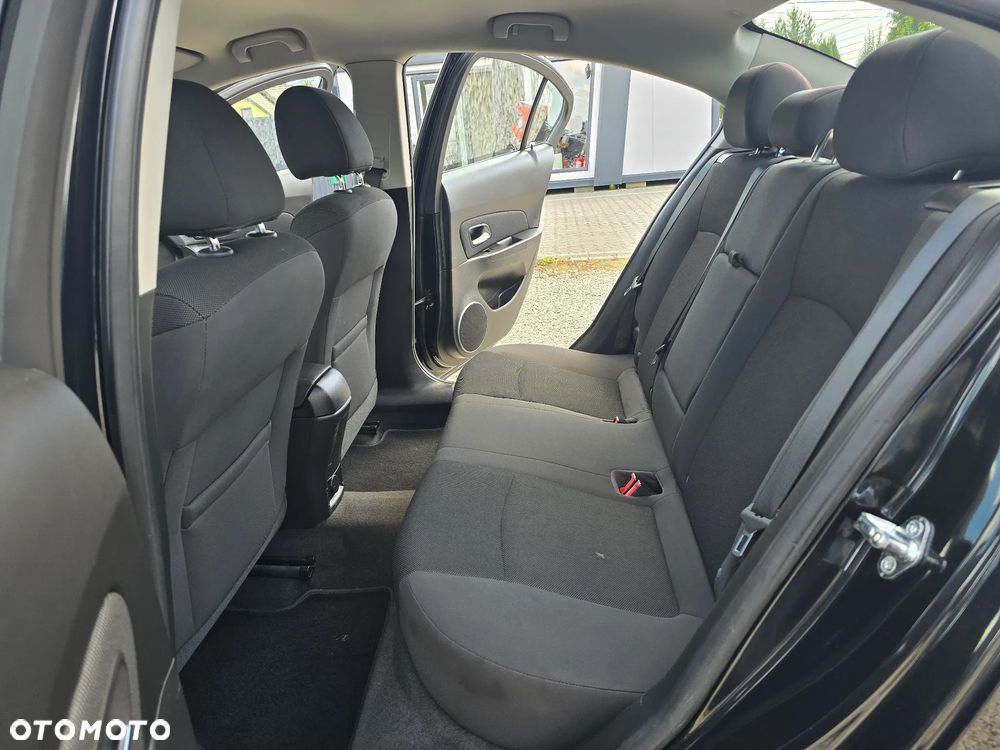Chevrolet Cruze 1.6 - 17