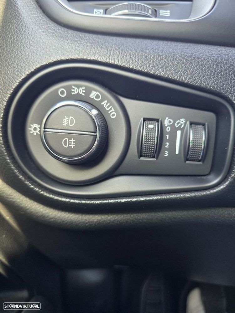 Jeep Renegade 1.0 T 80º Aniversário - 24
