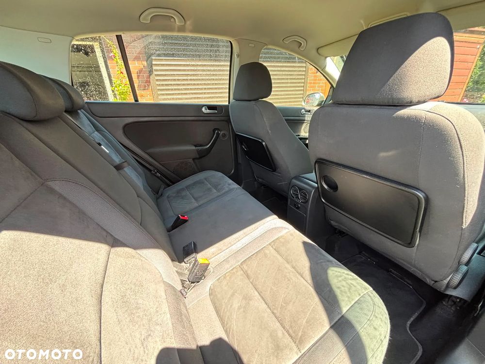 Volkswagen Golf Plus 1.6 TDI Comfortline DSG - 8