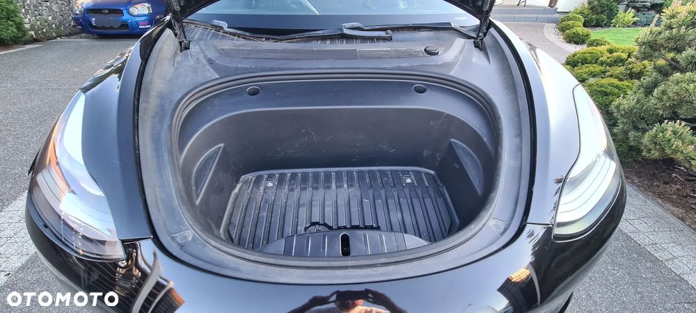 Tesla Model 3 - 23
