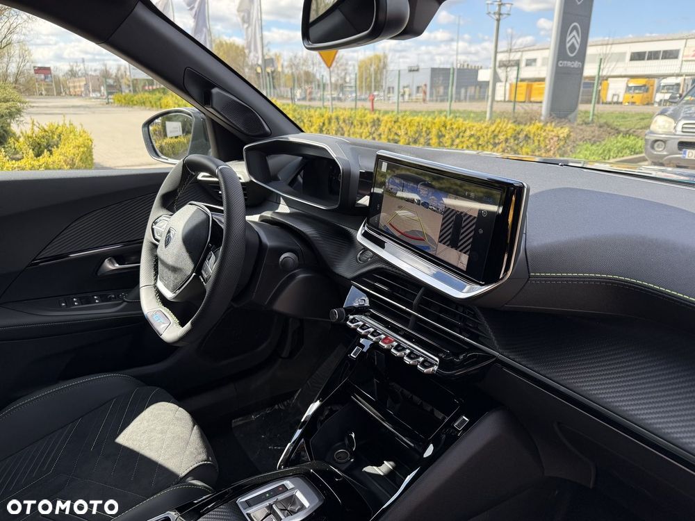 Peugeot 2008 PureTech mHEV GT E-DCS6 - 19