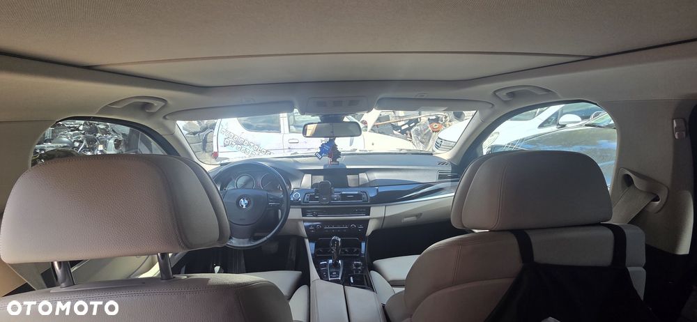 BMW Seria 5 530d xDrive - 28