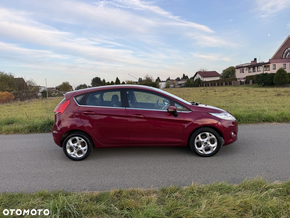 Ford Fiesta 2010 photo 4