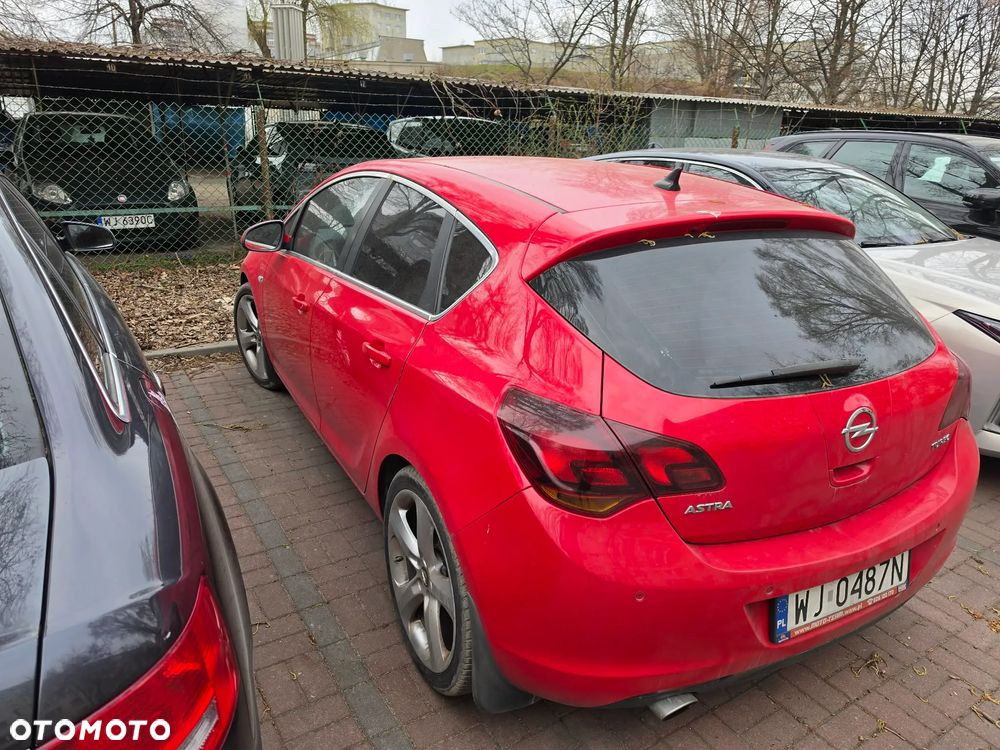 Opel Astra 1.6 T Cosmo - 3