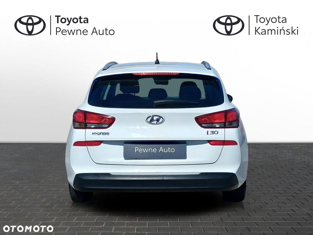 Hyundai i30 1.6 D Classic + - 4