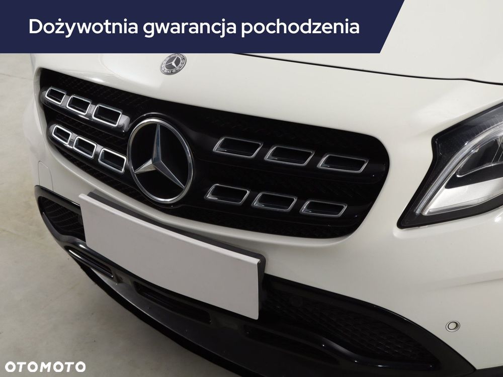 Mercedes-Benz GLA - 21