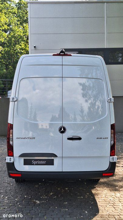 Mercedes-Benz Sprinter - 10