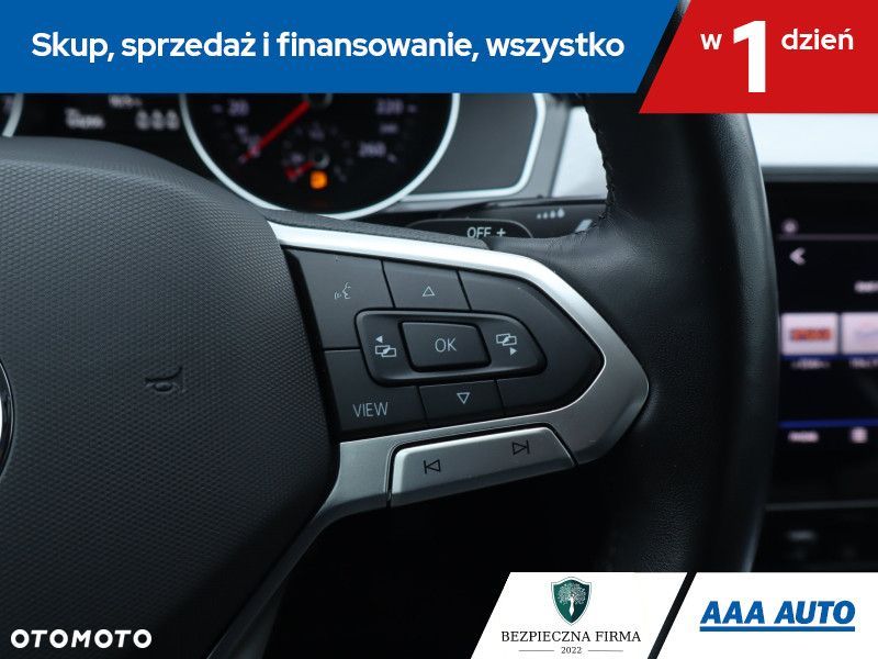 Volkswagen Passat - 18