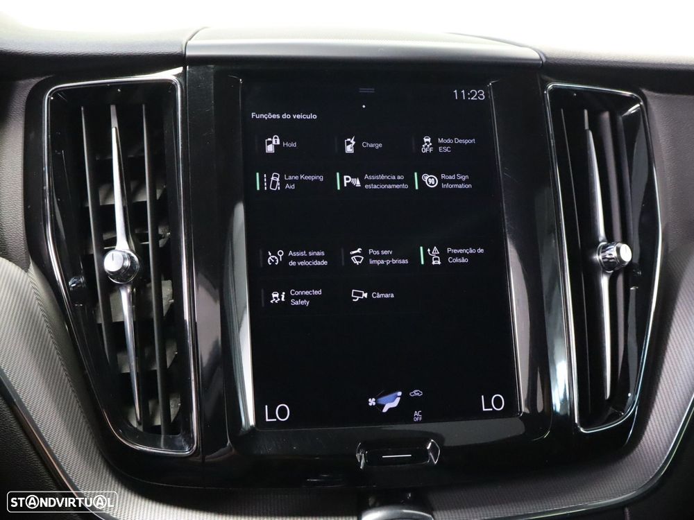 Volvo XC 60 2.0 T8 PHEV R-Design AWD - 19