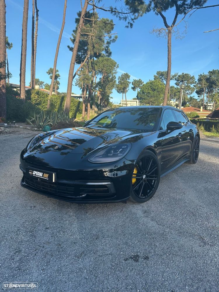 Porsche Panamera Sport Turismo - 1