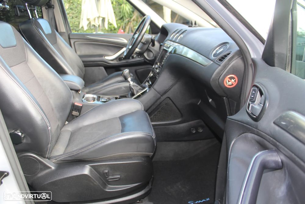 Ford S-Max 2.0 TDCi DPF Titanium - 19