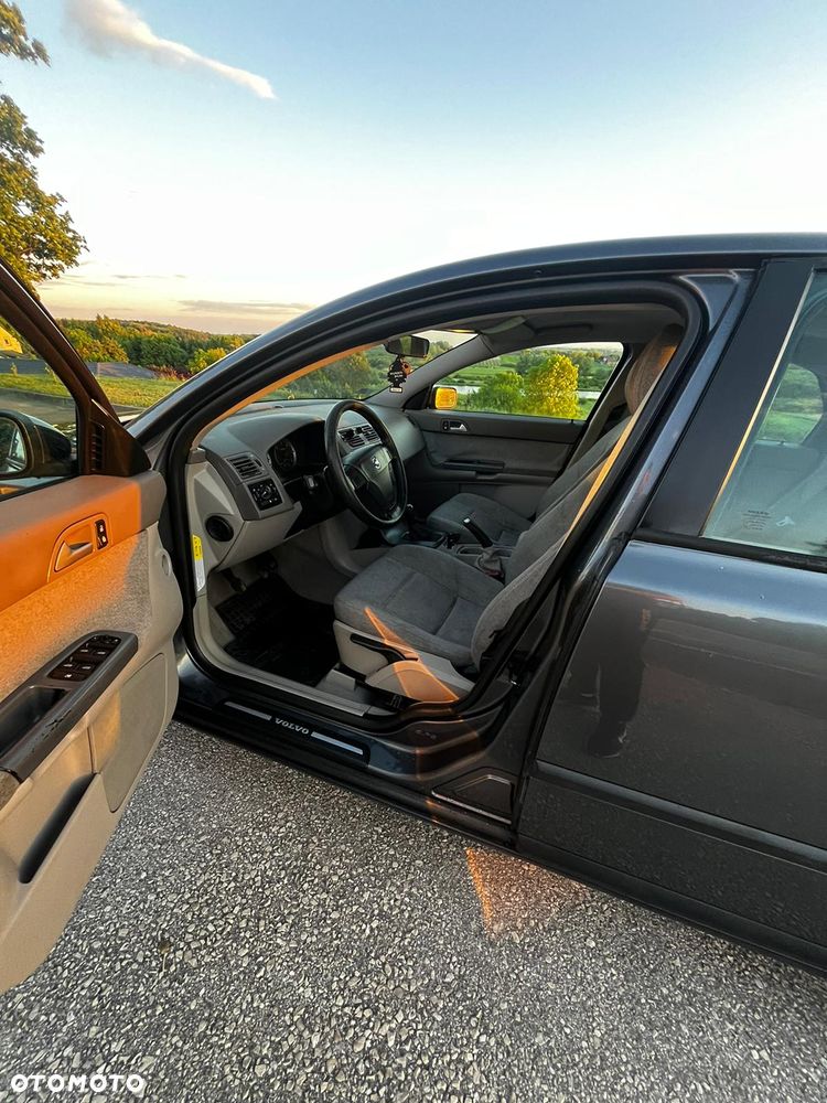 Volvo S40 2.0D - 13