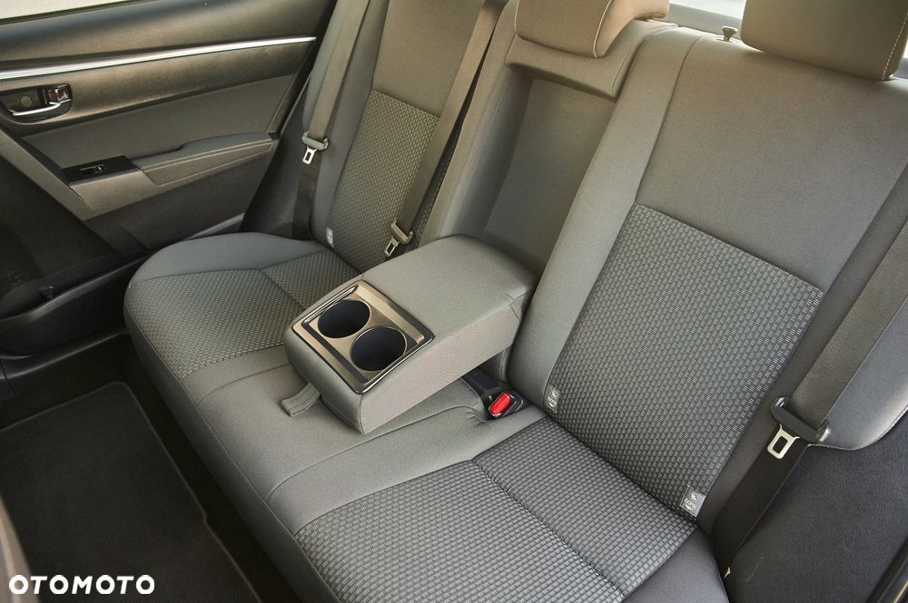 Toyota Corolla 1.6 Premium + - 27