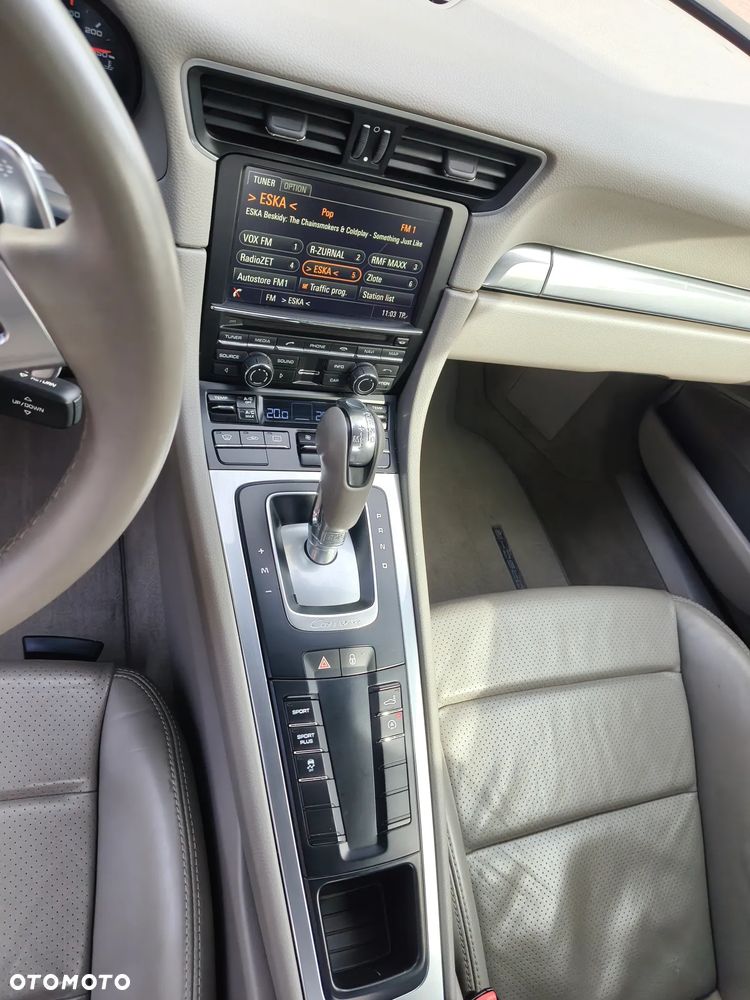 Porsche 911 Carrera 4 PDK - 33