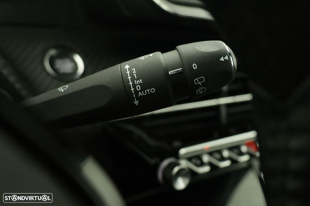 Peugeot 2008 1.2 PureTech Allure - 19