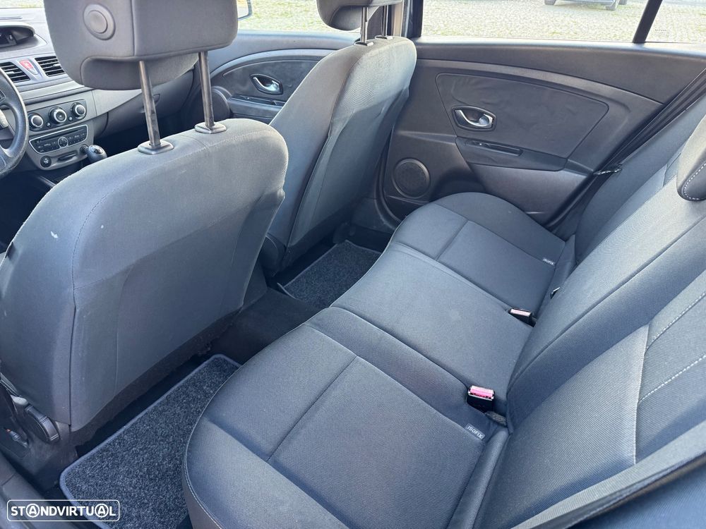 Renault Mégane 1.5 dCi Confort - 8