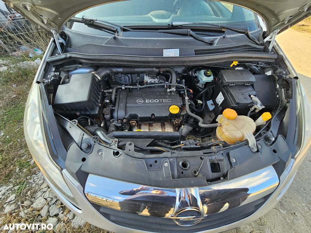 Opel Corsa 1.2i Cosmo - 9