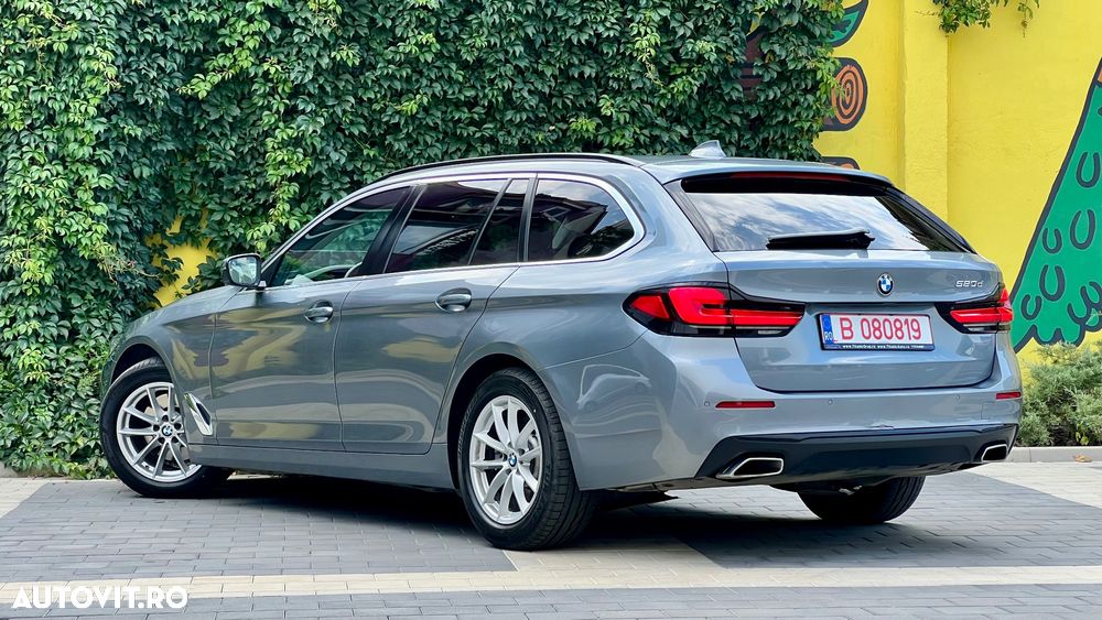 BMW Seria 5 520d Touring Aut. Sport Line - 4