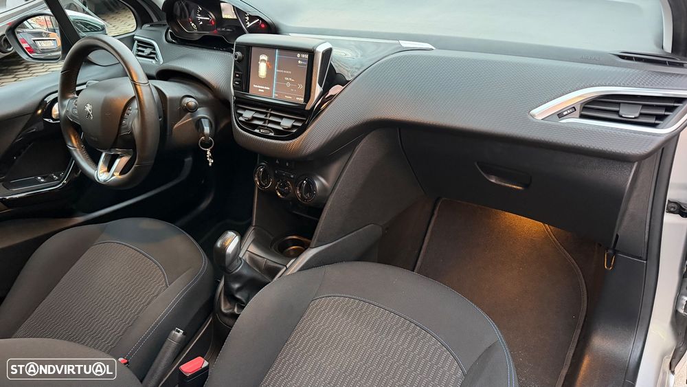 Peugeot 208 1.2 PureTech Style - 10