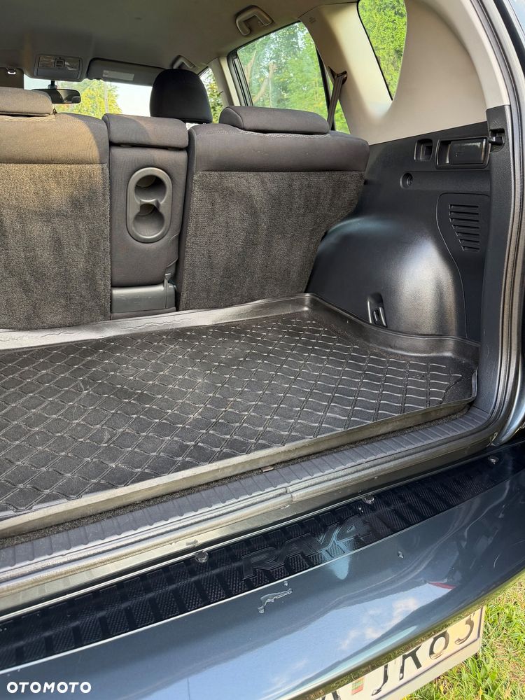 Toyota RAV4 - 6